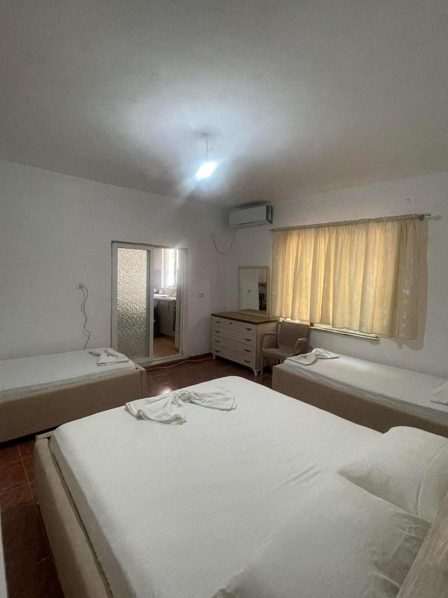 Hotel Gjika Sarandë Exteriör bild