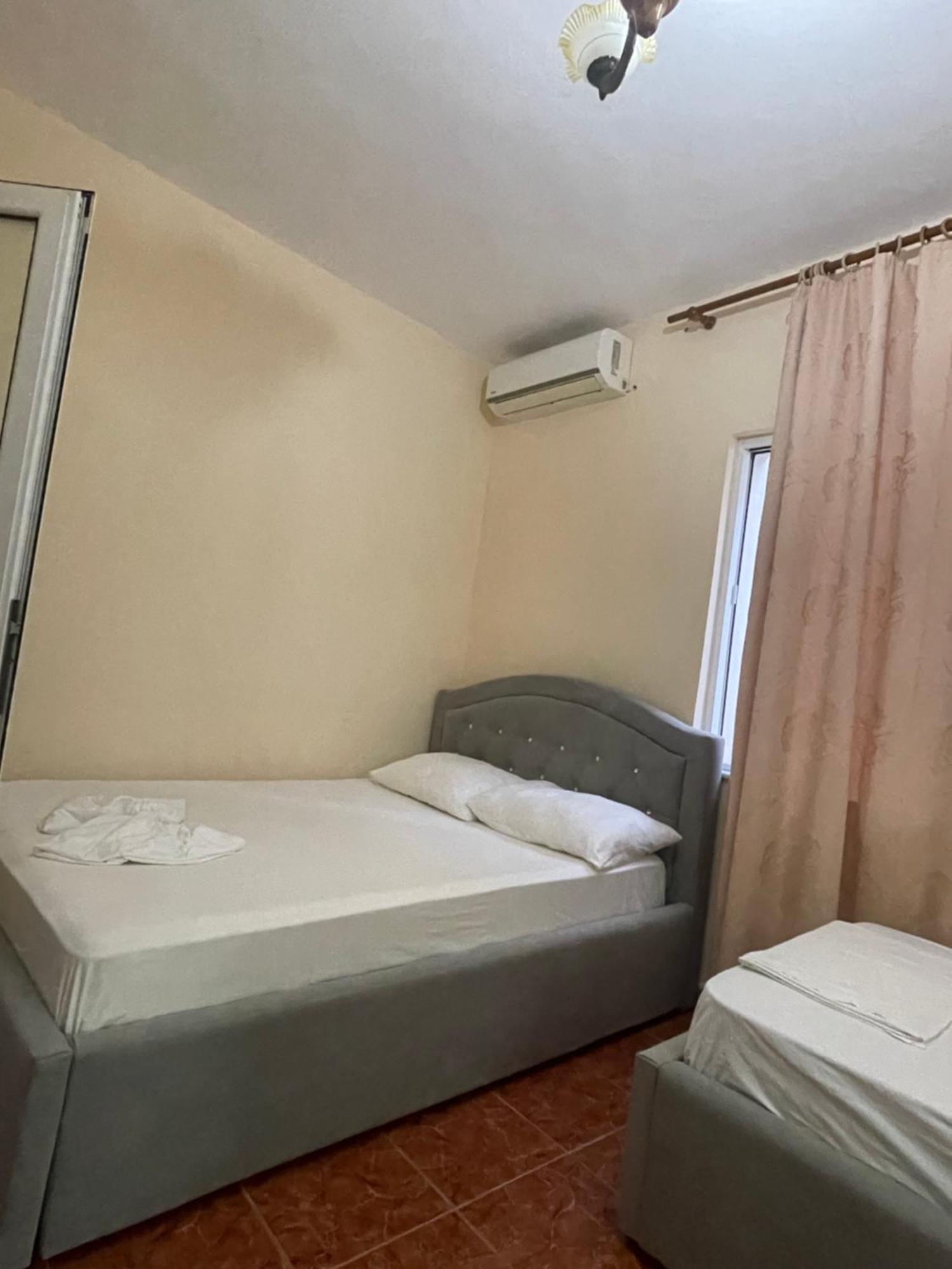Hotel Gjika Sarandë Exteriör bild