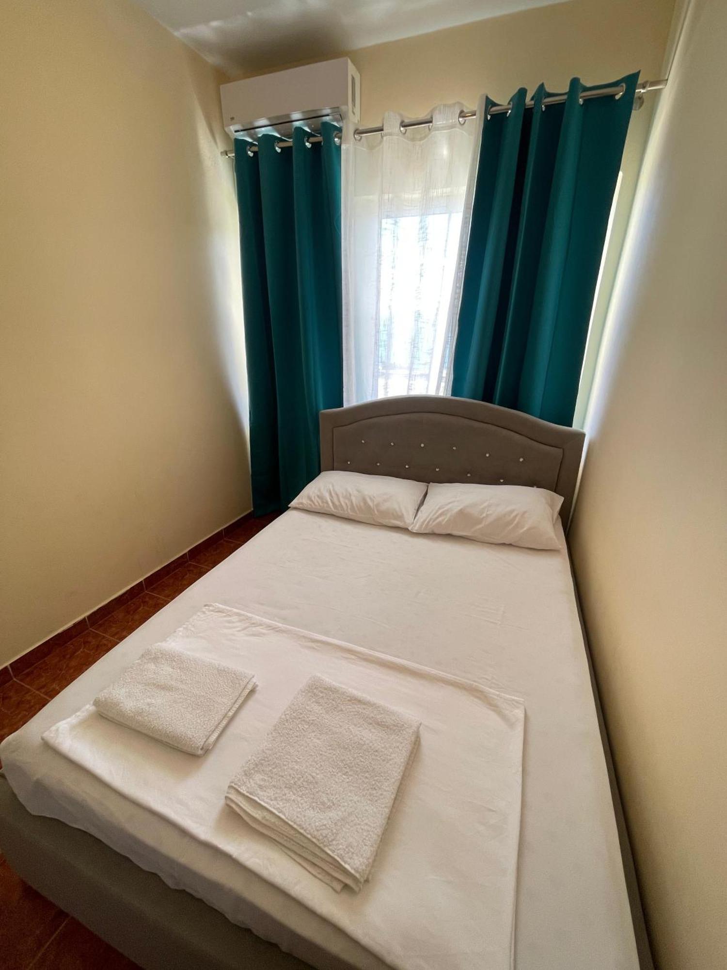 Hotel Gjika Sarandë Exteriör bild