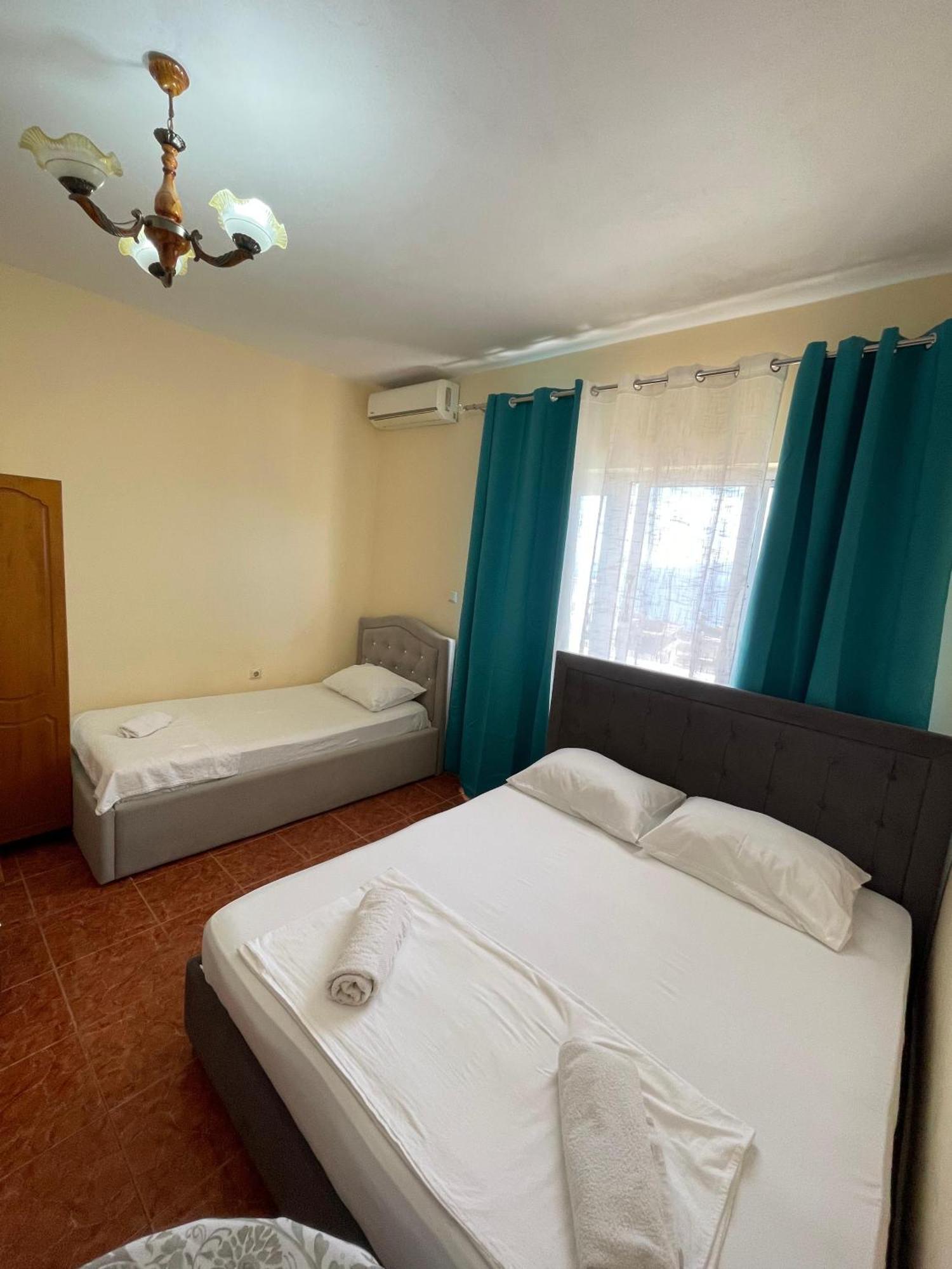 Hotel Gjika Sarandë Exteriör bild