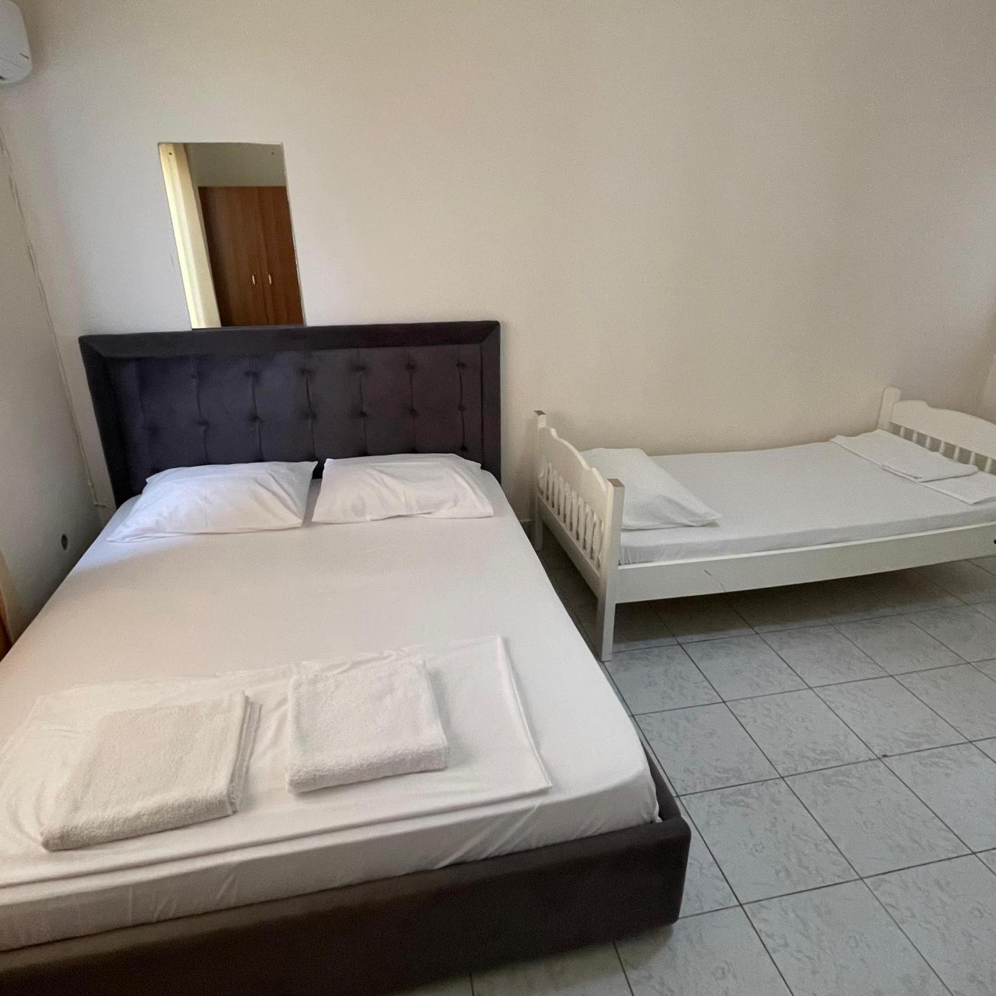 Hotel Gjika Sarandë Exteriör bild